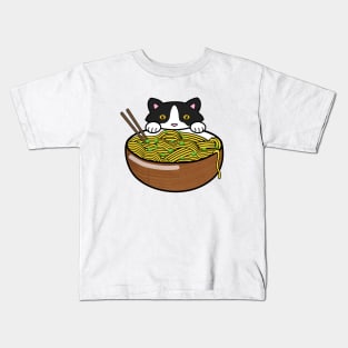 Cute cat eating ramen noodles Kids T-Shirt